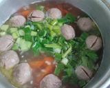 Foto langkah ke 5 dari resep Sup Bakso Makaroni.