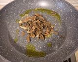 Foto del passaggio 4 della ricetta Polpette di tacchino e funghi