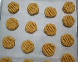 Foto langkah ke 4 dari resep Crunchy Cheese Cornflake Cookies.