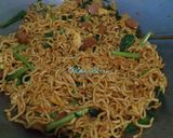 Foto langkah ke 4 dari resep Mie Goreng Tek Tek Abang Abang.