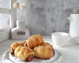 Foto langkah ke 4 dari resep Roti Mini Sosis.