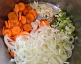 Foto del paso 1 de la receta: Escabeche de pollo