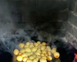 Фото кроку 3 до Смажена молода картопля зі скоринкою.
