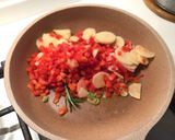 Foto del passaggio 1 della ricetta Fettuccine con crema di peperone, crumbl e ricotta salata