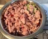 Une image de l'étape 6 de Salade de tomates et concombres au jambon et roquefort.