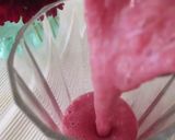 รูปขั้นตอนการทำที่ 2 ของ Strawberry milk shake