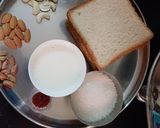 A picture of step 1 of Bread kulfi.