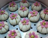 A picture of step 8 of Steam rice sweet flower.