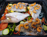 Foto del paso 5 de la receta: Dorada con gulas y langostinos