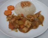 Foto langkah ke 7 dari resep Garlic Butter Rice with Chicken Curry.
