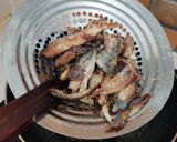Foto langkah ke 1 dari resep Tumis Ikan Keranjang.