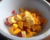 A picture of step 2 of Fresh Fruit Juice.