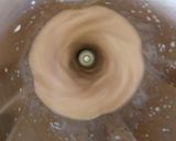 A picture of step 2 of Nutella shake.