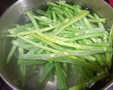 Foto del paso 2 de la receta: Tataki de atún, sobre spaghetti de judías verdes