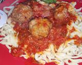 Foto del paso 5 de la receta: Tallarines caseros al huevo con albóndigas de película