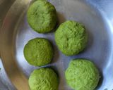 A picture of step 3 of Methi roti.