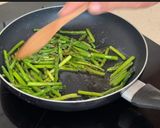 Foto del paso 3 de la receta: Ensalada de lentejas con espárragos y huevo