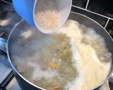A picture of step 2 of Sea food soup 🦞🥣.