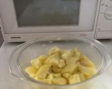 A picture of step 1 of Patatas Bravas.