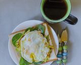 A picture of step 5 of Avocado-Egg Sandwich.