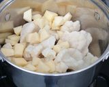 Foto del paso 2 de la receta Crema fría de coliflor y manzana