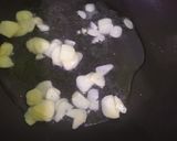 Foto langkah ke 2 dari resep 54. Orak arik telur warna warni.