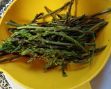 Φωτογραφία βήματος 2 της συνταγής Βίδες με άγρια σπαράγγια και ανθότυρο
