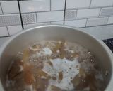 Foto langkah ke 3 dari resep Seblak Bakso Kerupuk.