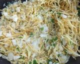 Foto del paso 5 de la receta: Bacalao a bras fácil (con patatas paja de bolsa)