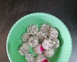 A picture of step 6 of Strawberry jelly and Dragonfruit cheese cake.