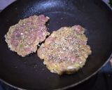 Foto langkah ke 5 dari resep Minced Beef Steak + Potato with Brown Sauce.