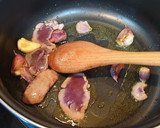 Foto del paso 2 de la receta: Conejo al ajillo