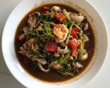 รูปขั้นตอนการทำที่ 5 ของ 🥘ทะเลผัดกะปิมั่ว 🦑🦐