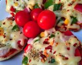 बेबी पिज़्ज़ा (तवा पर) (baby pizza recipe in hindi) रेसिपी चरण 8 फोटो