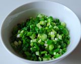 Hình bước làm 2 của món CÀ sọc xanh luộc mỡ hành