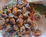 Foto langkah ke 3 dari resep Tumis Kerang Kupas.