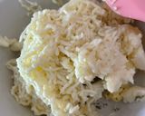 Foto langkah ke 2 dari resep Garlic Cheese Butter Bread.
