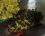 Foto langkah ke 3 dari resep Tumis Bunga Pepaya Daun Mengkudu dan 'tips'.