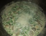 Foto del paso 3 de la receta: Pechuga al verdeo con papas y champignones