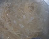 Foto langkah ke 2 dari resep Spageti Aglio Lio ayam cincang.