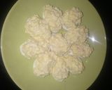 Foto del paso 4 de la receta: Huevos rellenos con queso de cabra y palitos de mar (súper fácil)