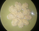 Foto del paso 4 de la receta: Huevos rellenos con queso de cabra y palitos de mar (súper fácil)