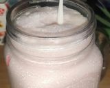 A picture of step 3 of Korean Jelly Strawberry Milk.