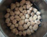 A picture of step 1 of Nutri soya chunks in turai bhaji.