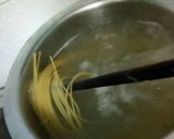 A picture of step 3 of Hakka noodles.