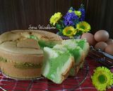 Foto langkah ke 7 dari resep (marble) Pandan Chiffon Cake.
