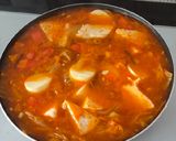 Foto langkah ke 8 dari resep Kimchi jiggae/Sup Kimchi Korea.