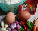 Foto langkah ke 1 dari resep *nasi goreng bumbu iris*.