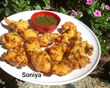 राजस्थानी मूंग दाल पकौड़े (Rajasthani moong daal pakode recipe in hindi) रेसिपी चरण 5 फोटो