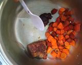 Foto langkah ke 2 dari resep Jamu kunyit asam praktis.